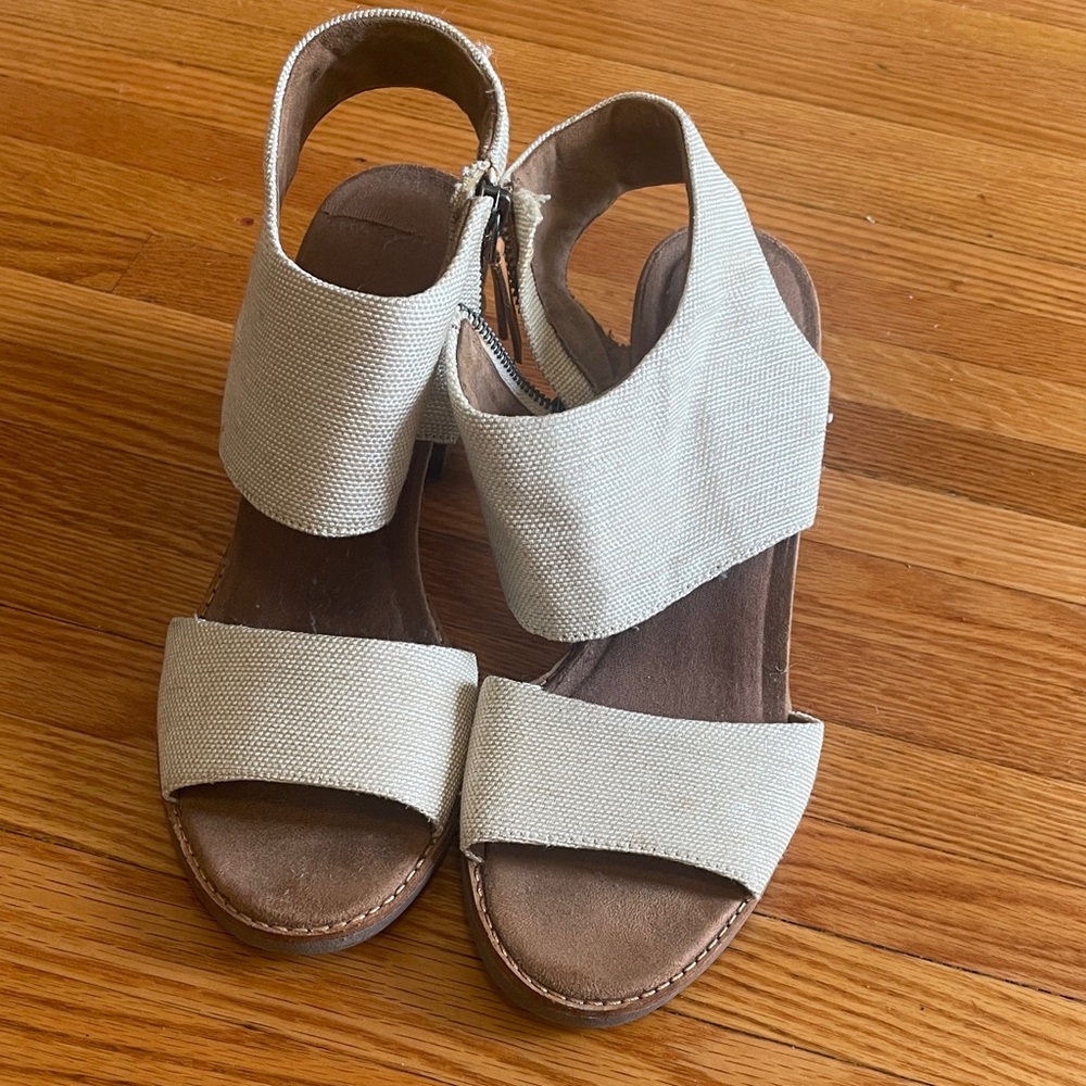 Toms Cream Textured Strap Wedge Sandals - Women